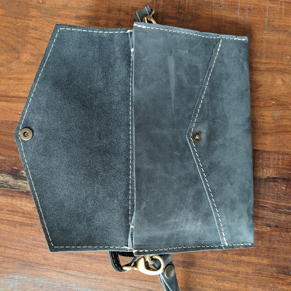 Portland Leather Crossbody Envelope